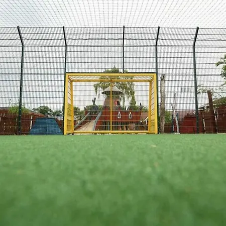 Voorzien Alle Gemakken In Bosrijke Omgeving