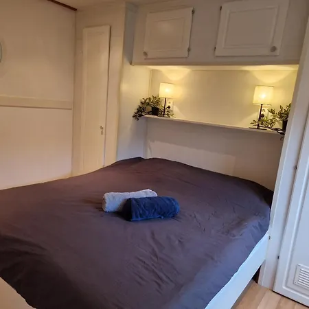 Vakantiehuis Voorzien Alle Gemakken In Bosrijke Omgeving
