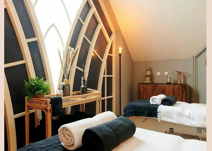 Dom wakacyjny Voorzien Alle Gemakken In Bosrijke Omgeving