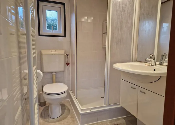 Voorzien Alle Gemakken In Bosrijke Omgeving